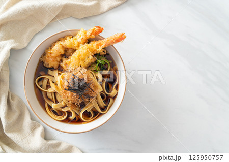 Japanese ramen noodles with shrimps tempura 125950757