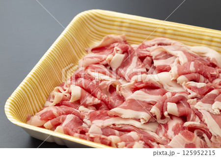 た牛バラ肉 黒バック た牛バラ肉 黒バック 125952215