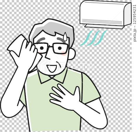 冷房で暑さをしのぐ笑顔の高齢男性 125954231