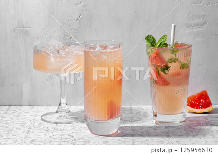 glasses of various mocktails 125956610
