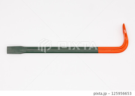 白背景にバール 125956653