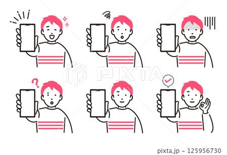 人物 スマホ画面を見せる男の子セット 125956730