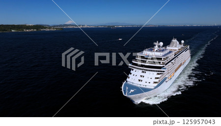 クルーズ客船 セブンシーズ エクスプローラー SEVEN SEAS EXPROLER 125957043