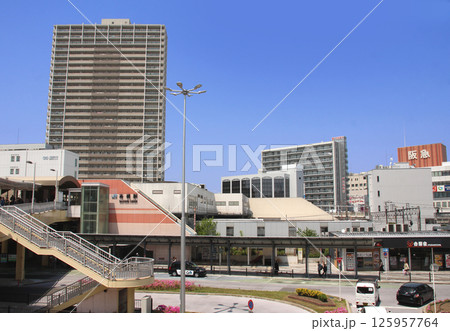 JR高槻駅の駅前 125957764