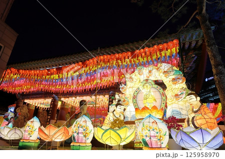 カラフルな装飾 125958970