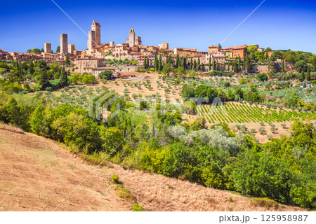 San Gimignano, Italy. Famous medieval town in Tuscany 125958987