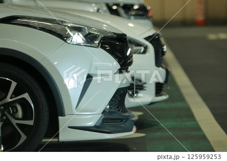 駐車中の乗用車 イメージ 駐車中の乗用車 イメージ 125959253