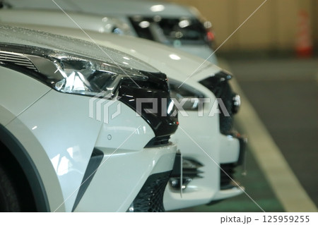 駐車中の乗用車　イメージ 125959255