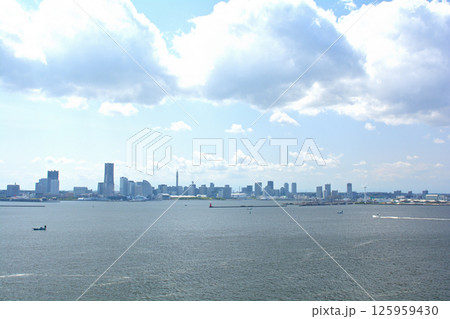 横浜・ベイブリッジからの風景 横浜・ベイブリッジからの風景 125959430