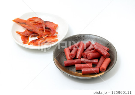 鮭とば、カルパス、つまみ、酒、お酒、酒のつまみ、アテ、食べ物、魚肉、アルコール、ビール、肴、加工品 125960111