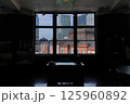 レトロな雰囲気の窓 125960892