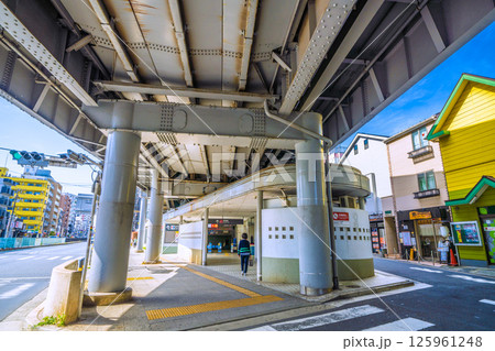 日本の横浜都市景観 東急電鉄 東白楽駅など望む 日本の横浜都市景観 東急電鉄 東白楽駅など望む 125961248