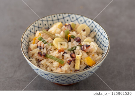 山菜とタコの炊き込みご飯 125961520