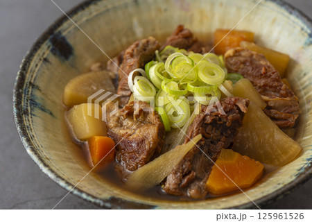 牛すじ煮込み 125961526
