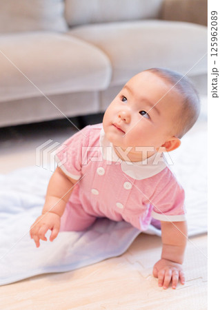 日本人の赤ちゃん 125962089