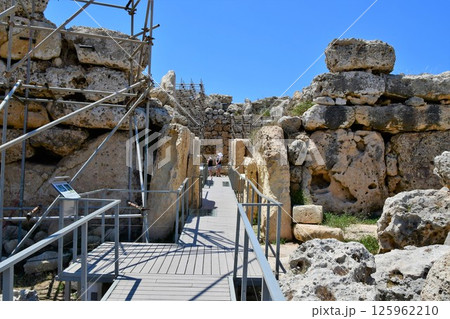 マルタ共和国、ゴゾ島、ジュガンティーヤ神殿、巨石神殿群 125962210