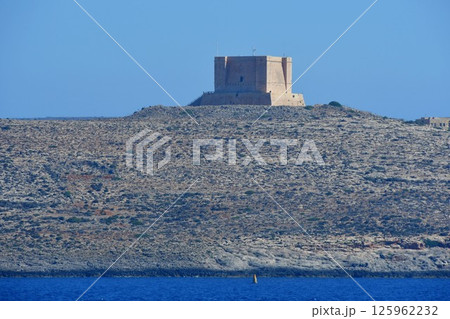 マルタ共和国、南コミノ海峡、聖マリアの塔、コミノ島 125962232