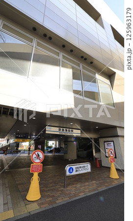 京浜急行の京急蒲田駅、東口出入口 125963179