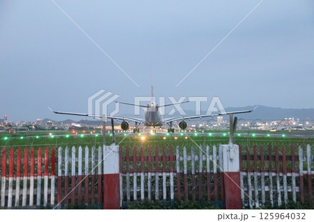 飛行機 航空機 ひこうき 125964032
