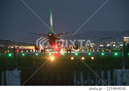 飛行機 航空機 ひこうき 125964036