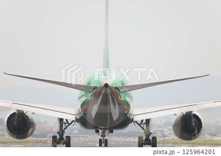 飛行機 航空機 ひこうき 125964201