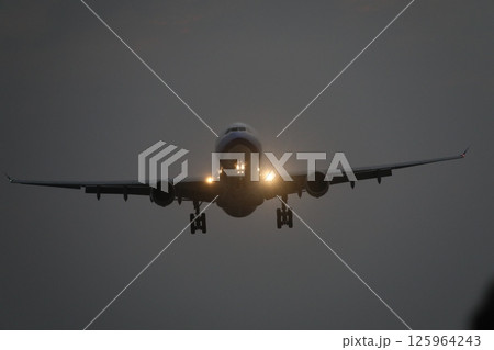 飛行機 航空機 ひこうき 125964243