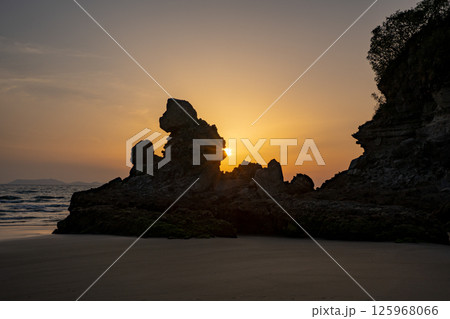人形岩の夕景(薩摩川内市) 人形岩の夕景(薩摩川内市) 125968066