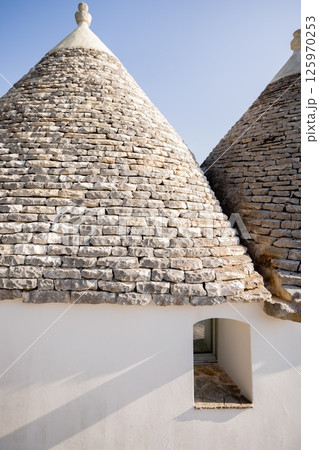 Trullo twin cones 125970253