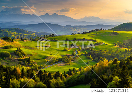 Mountain landscape in the Pieniny National Park at the foot of the Tatra Mountains Mountain landscape in the Pieniny National Park at the foot of the Tatra Mountains 125971512