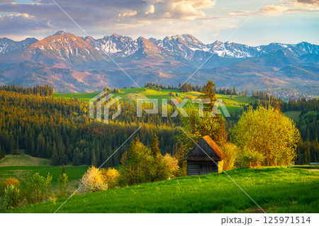 Mountain landscape in the Pieniny National Park at the foot of the Tatra Mountains Mountain landscape in the Pieniny National Park at the foot of the Tatra Mountains 125971514