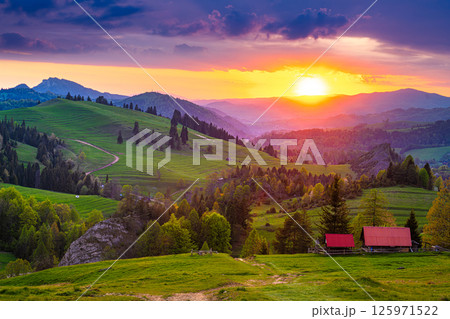 Mountain landscape in the Pieniny National Park at the foot of the Tatra Mountains 125971522