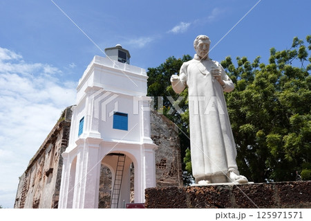 マラッカ　セント・ポール教会　ザビエル像 125971571