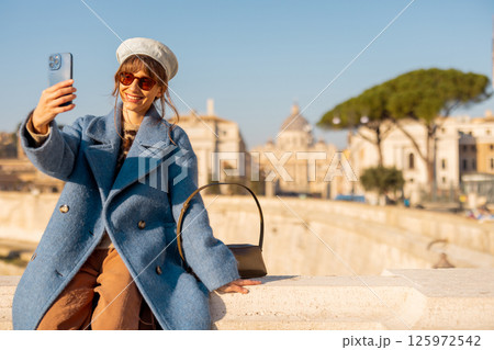 Selfie with the Vatican View 125972542