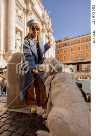 Sweet Pause at Trevi 125972602