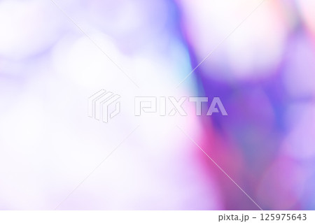 パープル系のキラキラ背景素材　(写真素材) 125975643