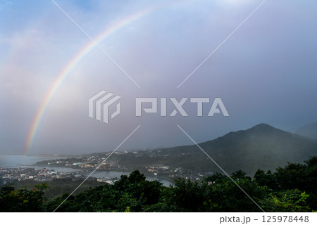 屋久島洋上アルプス 夕日に映える虹(7月) 屋久島洋上アルプス 夕日に映える虹(7月) 125978448