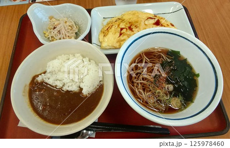 埼玉県民のソールフード!? アノうどん屋さんの… ミニカレーと玉子焼きの『朝食セット』 125978460