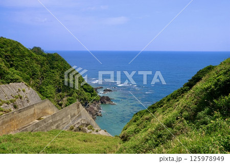 福地ダム・福上湖出水口(沖縄県・国頭郡) 福地ダム・福上湖出水口(沖縄県・国頭郡) 125978949