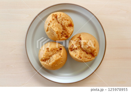 真上から見たきなこ蒸しパン 真上から見たきなこ蒸しパン 125978955