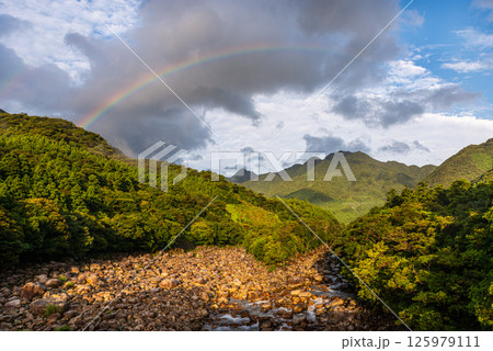 屋久島洋上アルプス きれいな虹(9月) 屋久島洋上アルプス きれいな虹(9月) 125979111
