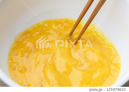 新鮮で美味しいたまごで作る溶き玉子 新鮮で美味しいたまごで作る溶き玉子 125979632
