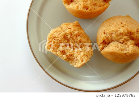 真上から見たきなこ蒸しパン 125979765