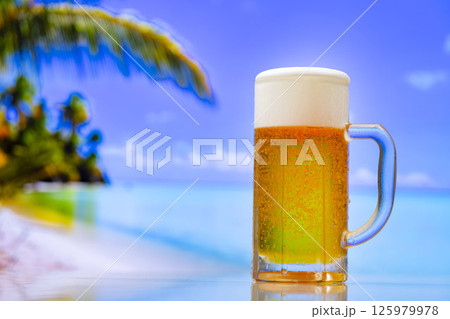 真夏の美味しい生ビール 125979978