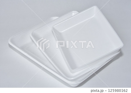 資源ごみ リサイクル 食品トレー 125980162