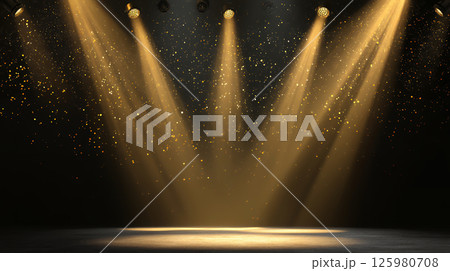スポットライトで照らされた豪華なステージ スポットライトで照らされた豪華なステージ 125980708