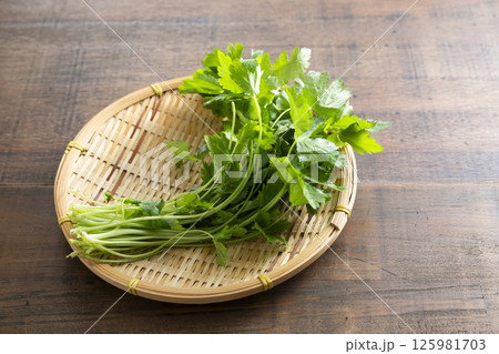 三つ葉 三つ葉 125981703