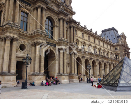 ルーヴル美術館 ルーヴル美術館 125981916