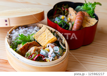手作りのお弁当　わっぱ飯 125982217