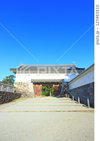 神奈川県小田原市、小田原城銅門の風景 125983810