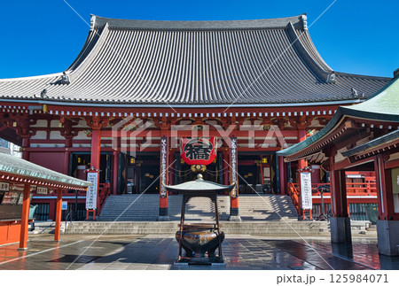 東京都・浅草　浅草寺（せんそうじ）　本堂（観音堂） 125984071